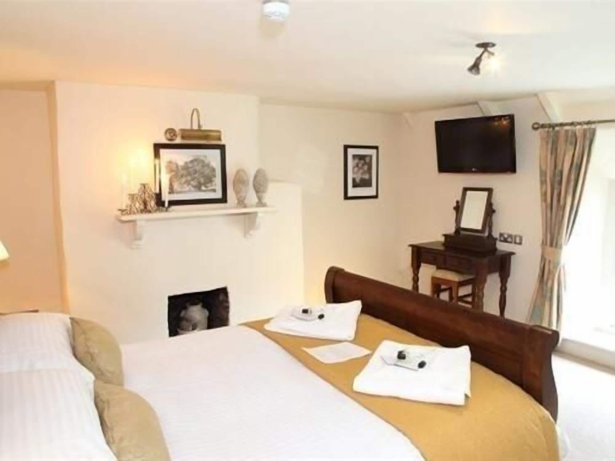 The George Inn Hatherleigh Экстерьер фото